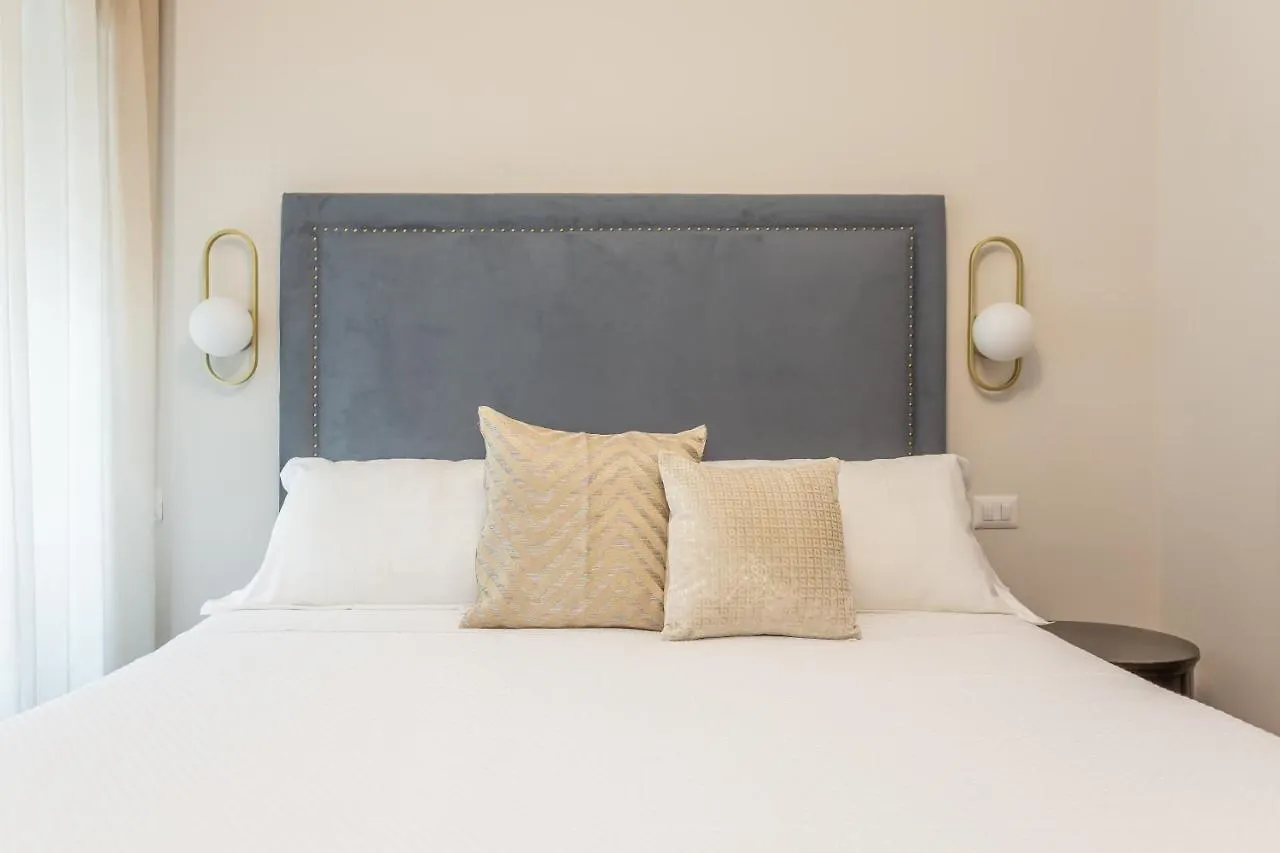 Daplace - Gran Torino Suites Rome 0*,